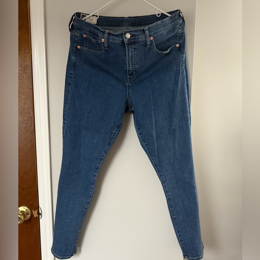 GAP Women's Deep Blue Skinny Jeans